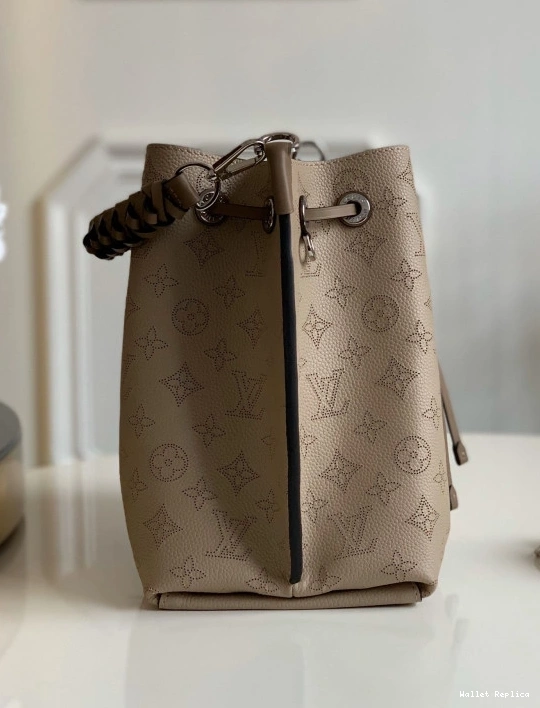 Affordable LOUIS VUITTON MURIA 0718
